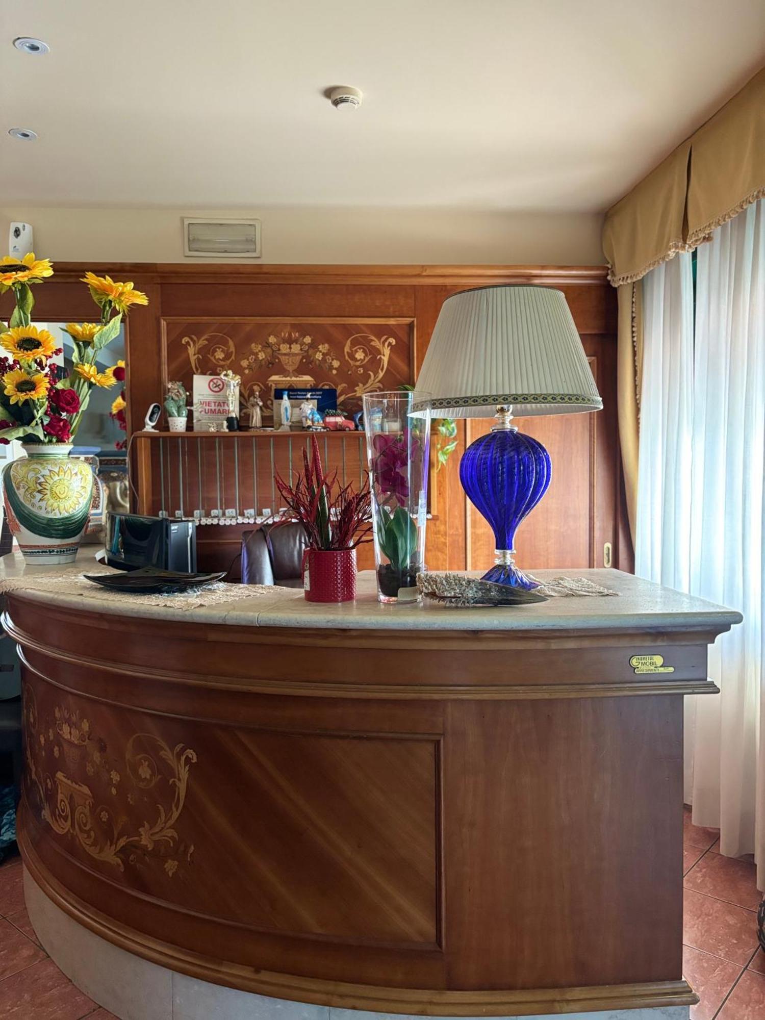 Hotel Ristorante Amalfitana Dello Esterno foto